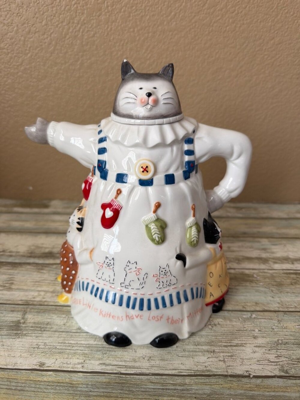 Dept 56 Three Little Kittens Storybook Collection Ceramic Teapot Cookie Jar